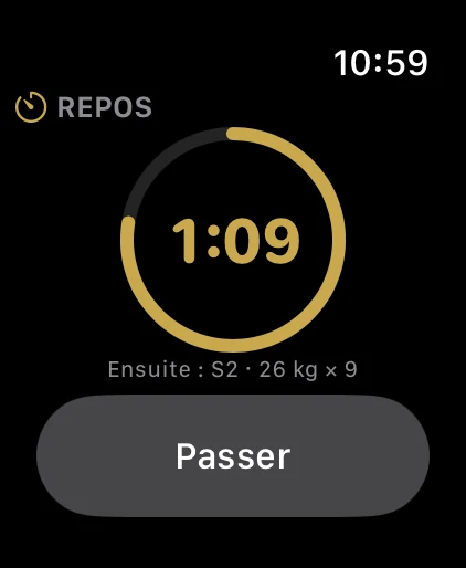 Apple Watch, repos : 1 min 09 restante, ensuite série 2 à 26 kg pour 9 répétitions, bouton Passer.